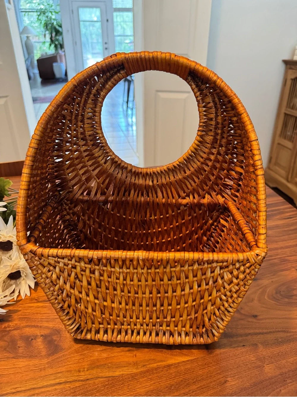 Vintage Woven hanging basket, willow basket, wall basket, brown